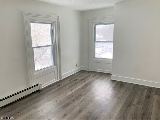 Building Photo - 6 Cork Hill Rd