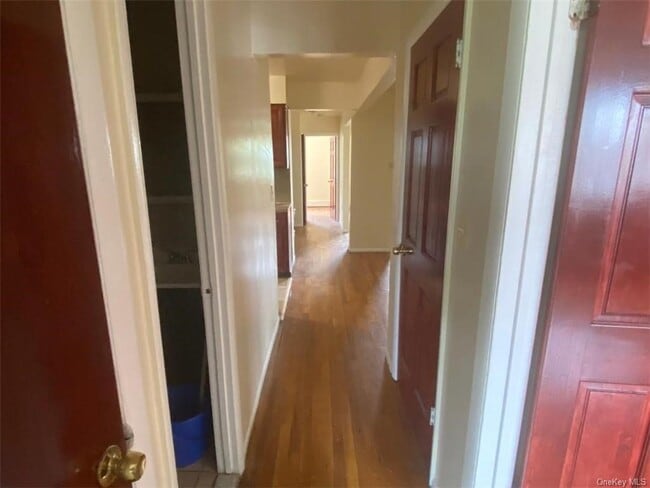 Building Photo - 943 Arnow Ave