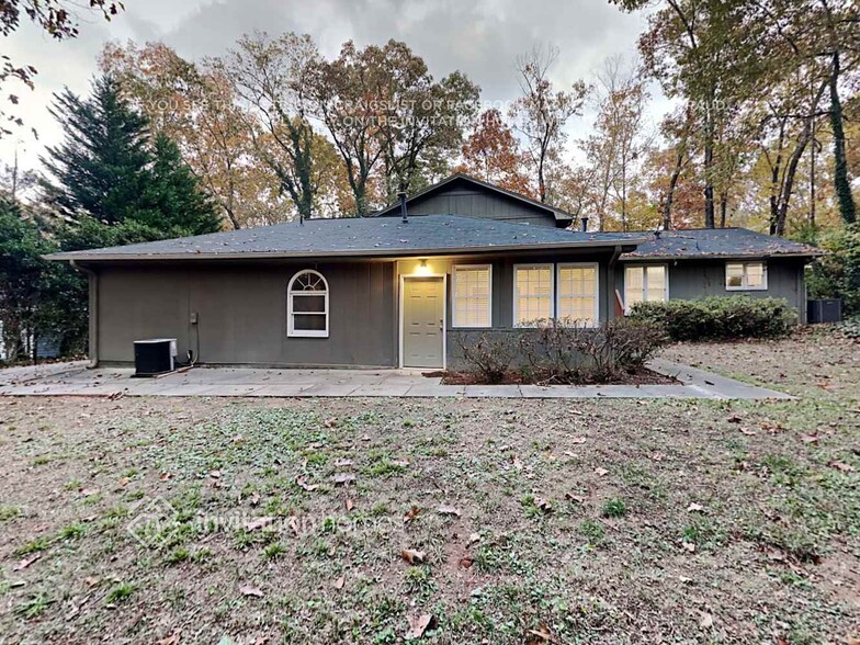 Building Photo - 960 Hunterhill Dr
