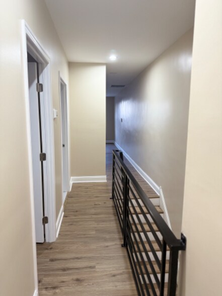 Building Photo - 605 N 64th St