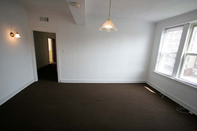 Floorplan - 925 East 46th Street