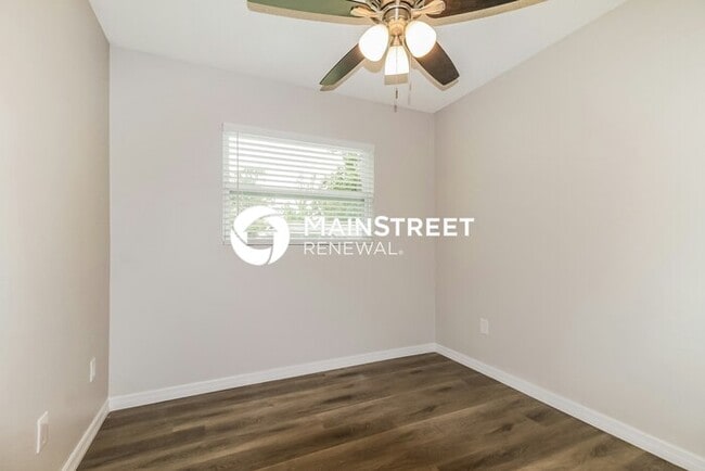 Building Photo - 3 Bedroom Pet-Friendly Home in Apopka, FL with Main Street Renewal
