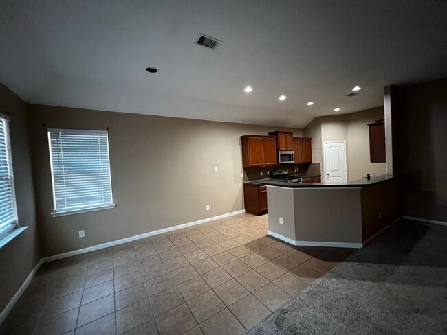 Building Photo - 23706 Red Glade Ct