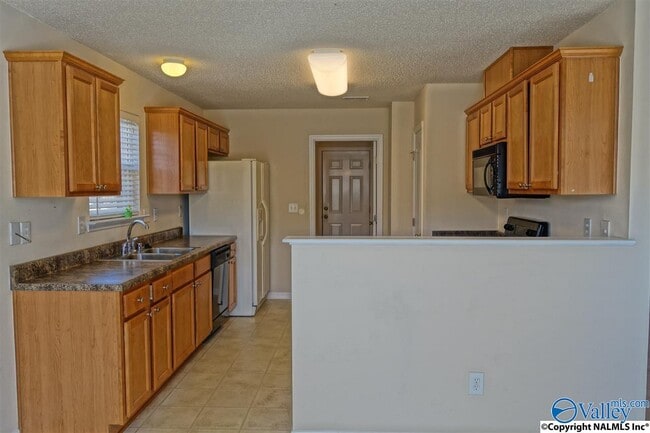 Building Photo - 106 NW Wittington Ln