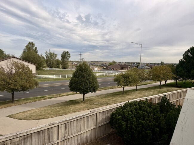 Building Photo - 653 Millet Cir
