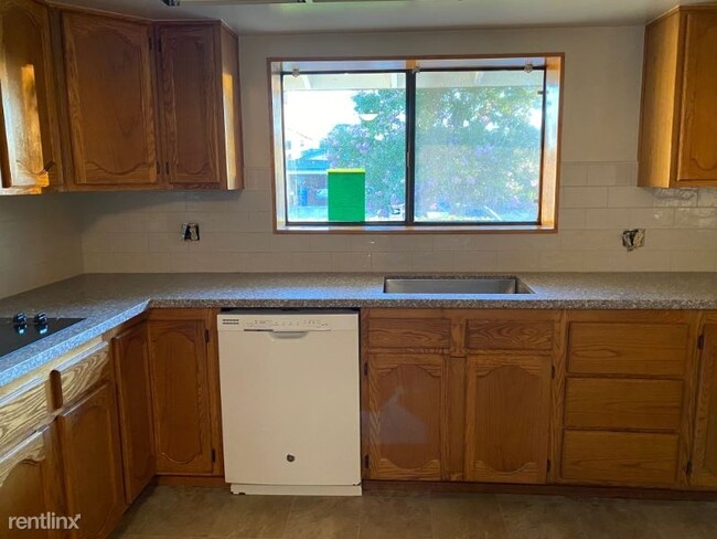Building Photo - 3 br, 2 bath House - 3532 Mariposa Ct