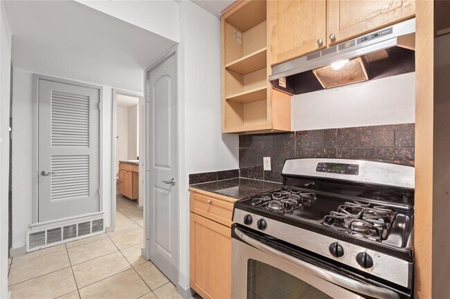 Building Photo - 1301 W Ben White Blvd