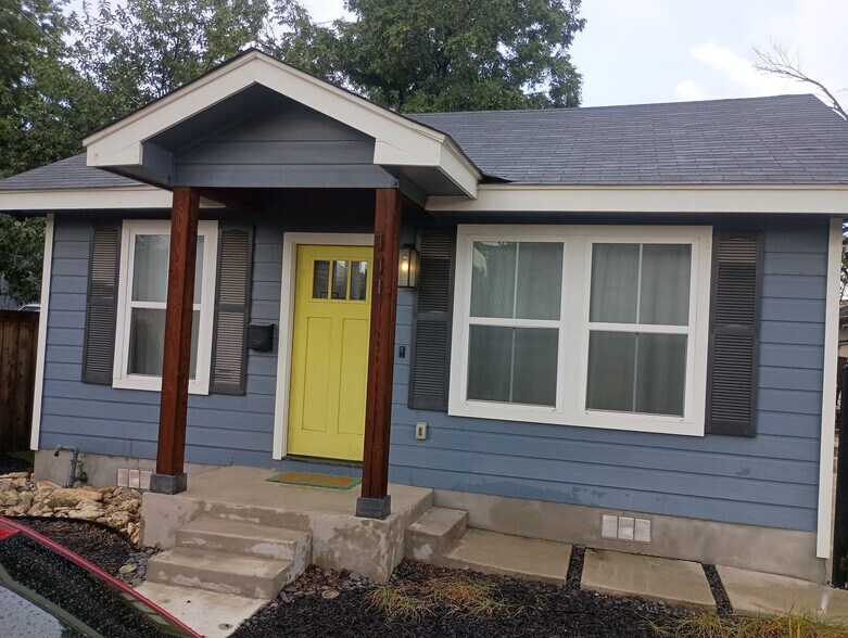 Building Photo - Room in House on Mississippi