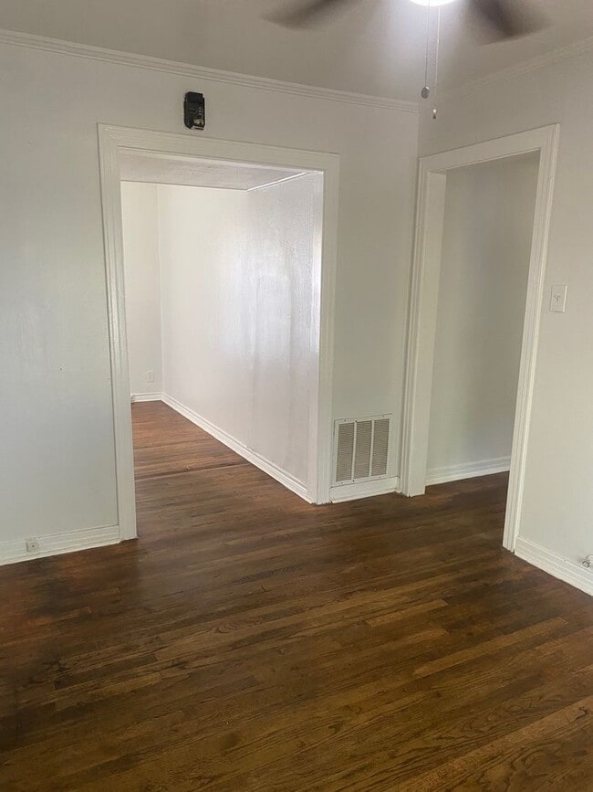 Building Photo - 3 Bedroom 1 Bath House Near Westmoreland R...