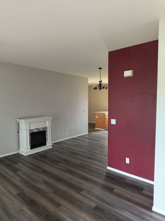 Building Photo - 3 Bedroom Home in West Valley!