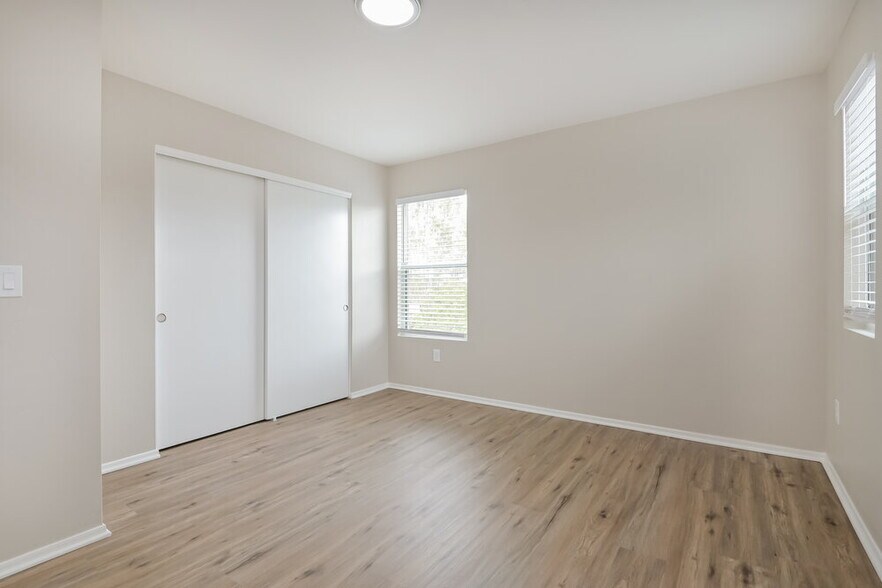 Building Photo - 4901 W Calle Don Alfonso