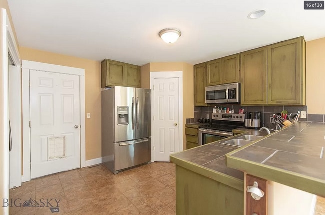 Building Photo - 4 Bedroom Home in River Rock