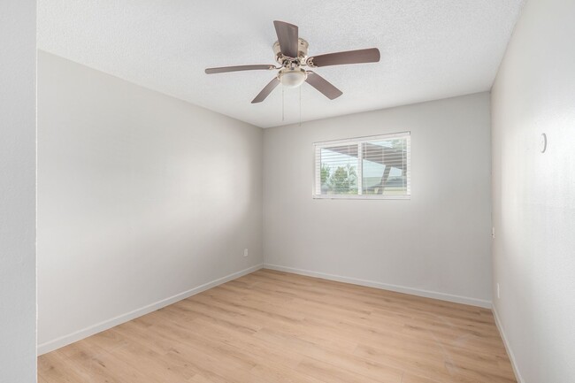 Building Photo - Beautiful 4 bedroom 2 bathroom home in Tempe!