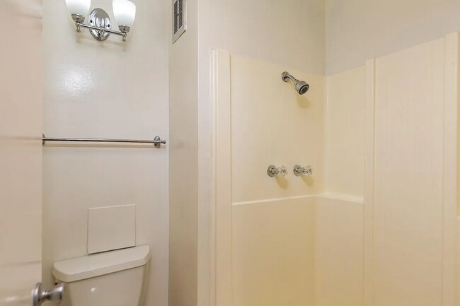 Building Photo - Dual-Master Condo Near the Beach w/ Firewo...