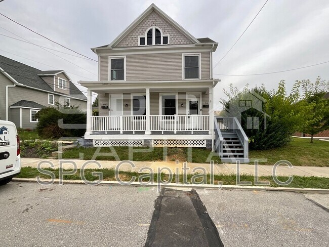 Primary Photo - 30 Charles St