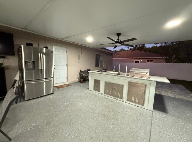 Building Photo - 1082 SW Bellevue Ave