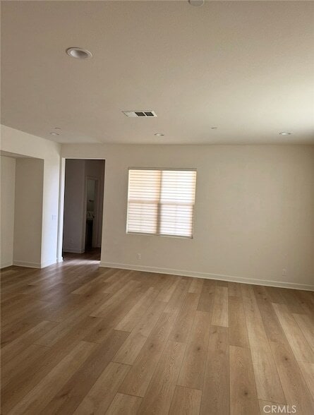 Building Photo - 142 Lantana Dr