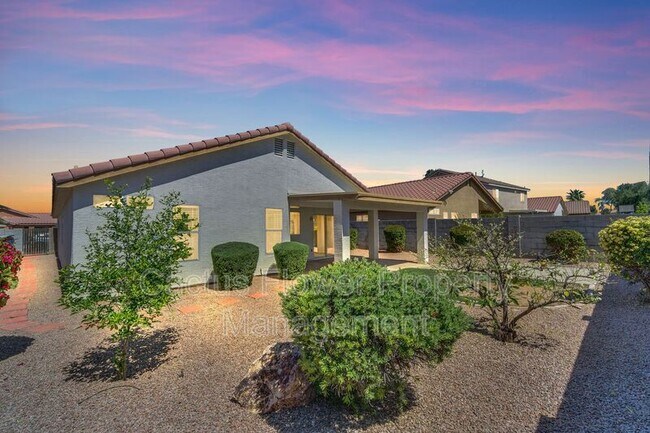 Building Photo - 2401 E Derringer Way