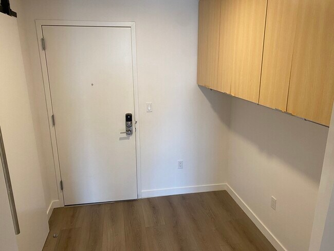 Building Photo - 154 Broadway