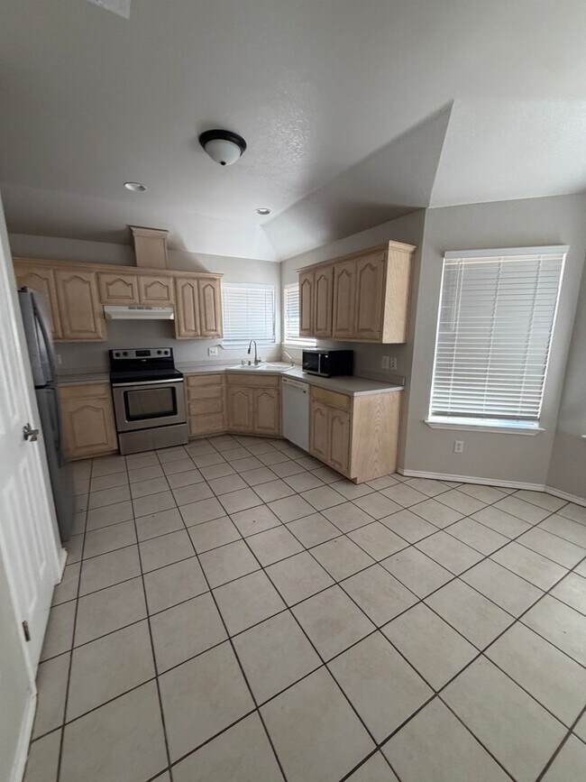 Building Photo - 4407 Trevino St