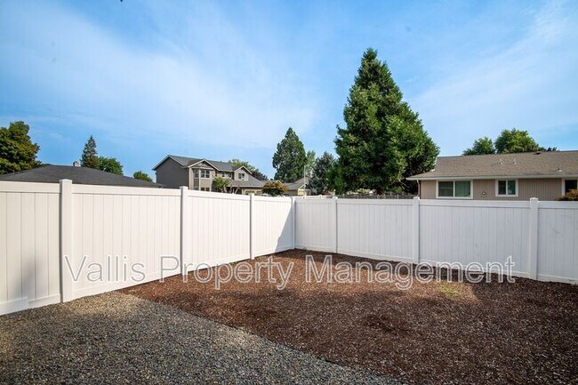 Building Photo - 4850 Heathwood St NE