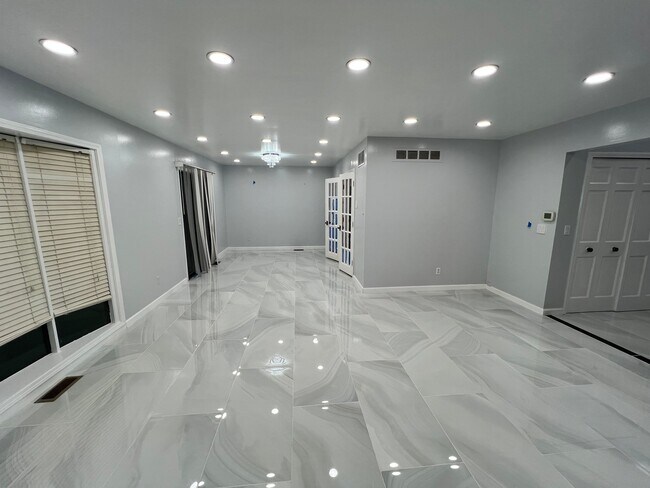 Building Photo - 43309 Westview Dr
