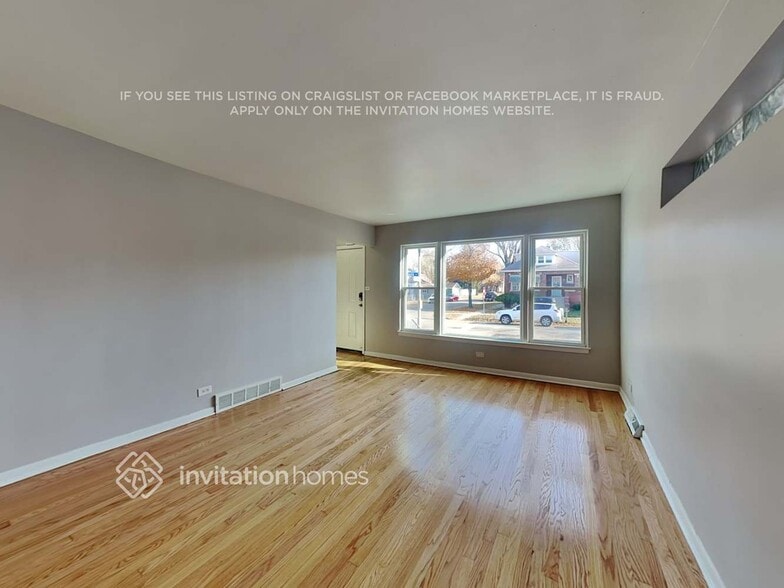 Building Photo - 3800 Euclid Ave