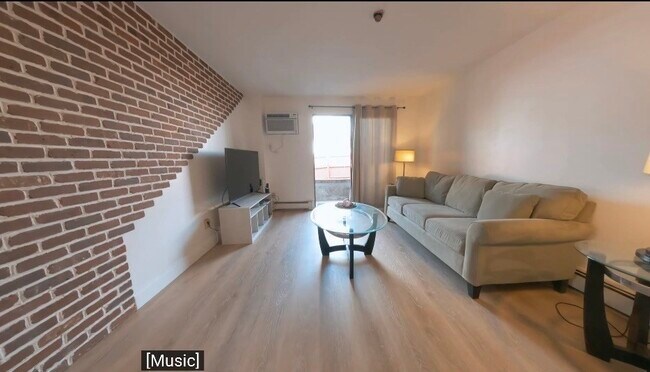 Building Photo - 141 Pierce St