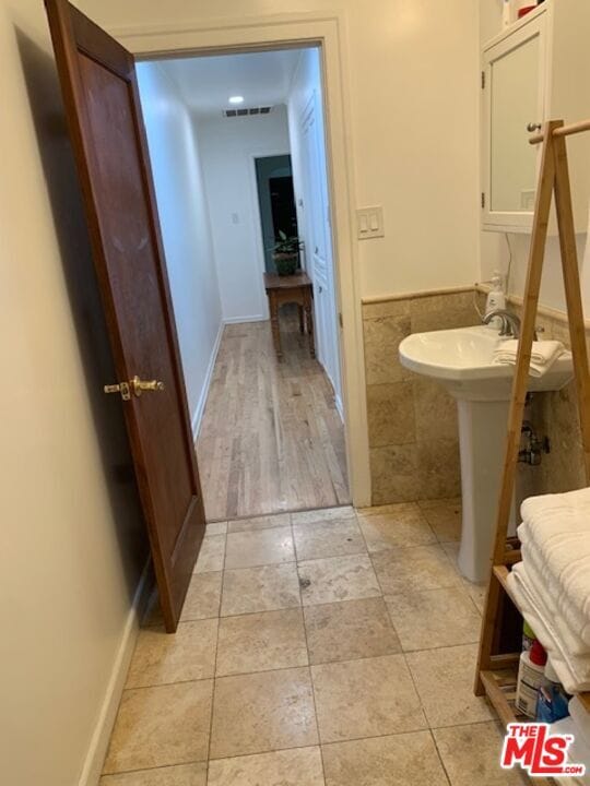 Building Photo - 831 Wilcox Ave