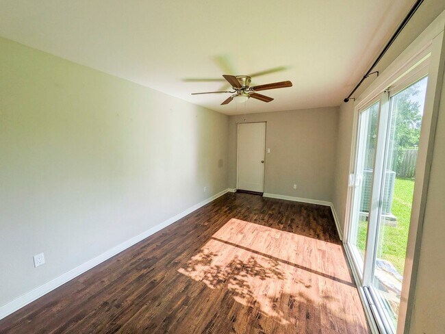 Building Photo - 460 Belvedere Dr