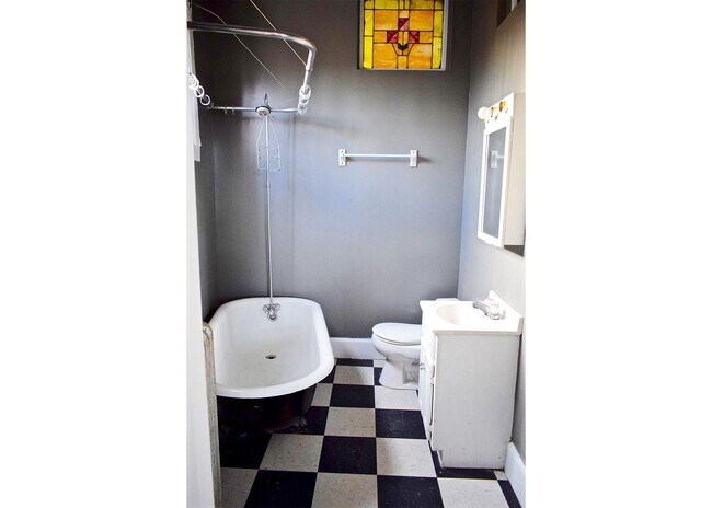 Building Photo - 2215-2217-2219 Ohio Avenue