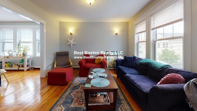 Building Photo - 38 Sterling St