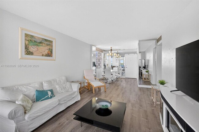 Building Photo - 7441 Wayne Ave