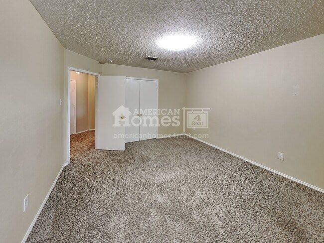 Building Photo - 3875 Steeplechase Drive