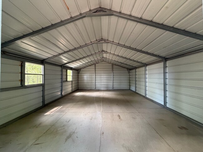 Building Photo - 261 County Rd