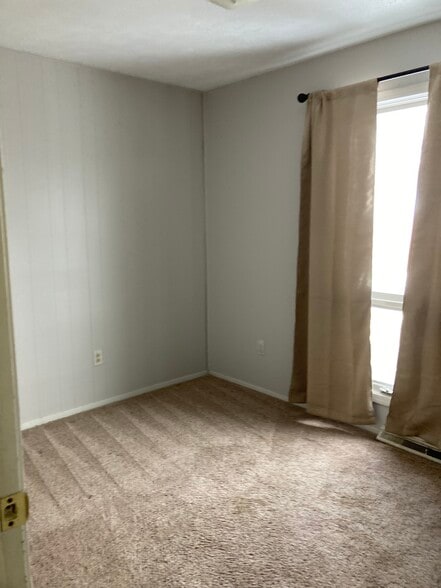 Building Photo - 6 Coolview Ln