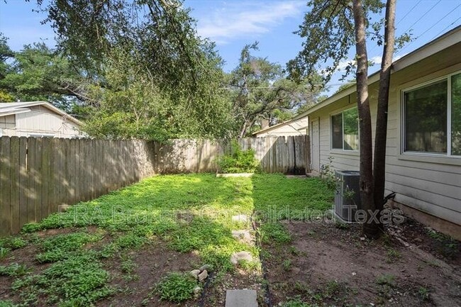 Building Photo - 11908 Broad Oaks Dr