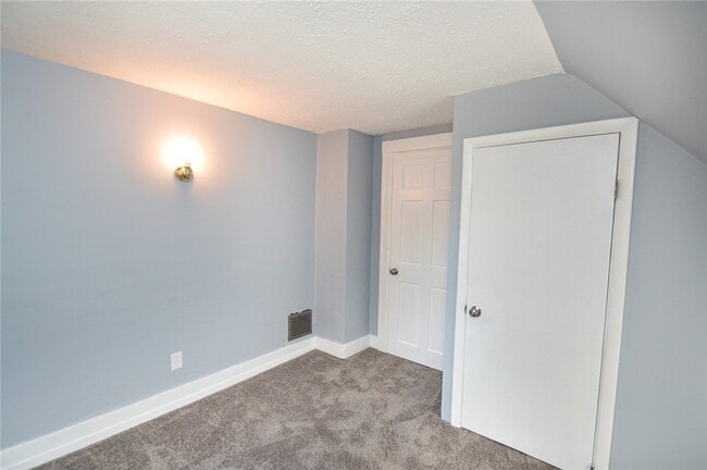 Building Photo - 144 Parce Ave