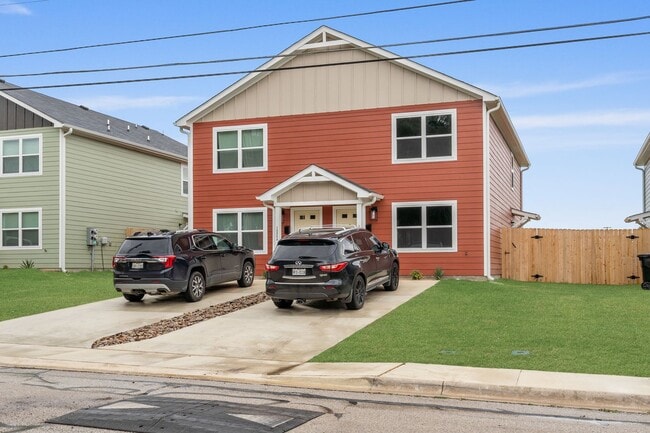 Building Photo - Modern Townhome for Rent – Modern Living at Its Best!