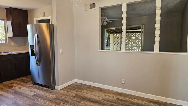Building Photo - 3 bedroom 2 bath House in Escondido