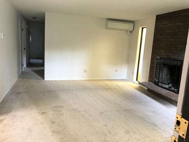 Building Photo - 5129 SE Cesar Estrada Chavez Blvd