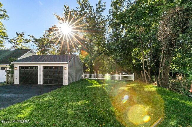 Building Photo - 514 River Rd