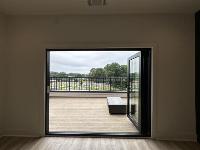 Building Photo - 4802 Moonview Ln
