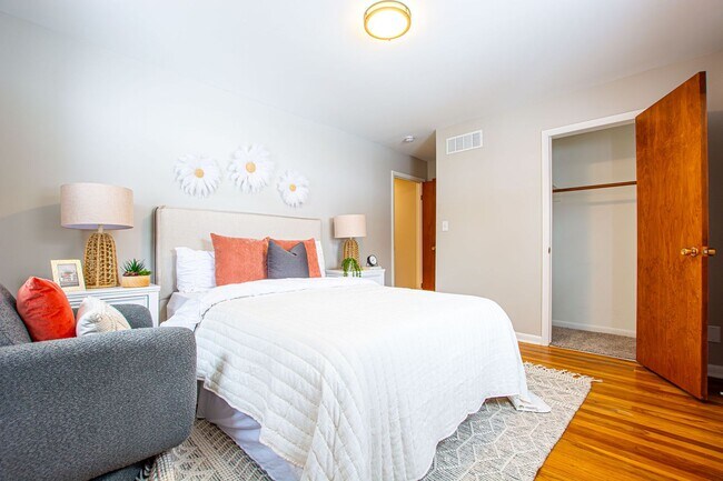 Building Photo - Beautifully Renovated with Lots of Space! 3 Bedroom / 2 Bath Ranch in Blair!