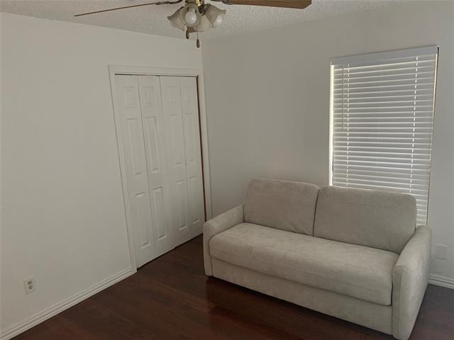 Building Photo - 1520 Parkside Dr