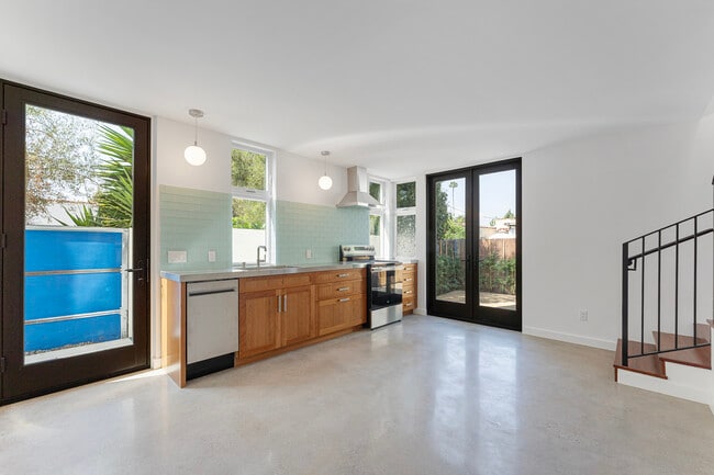 Building Photo - 1765 N Crescent Heights Blvd