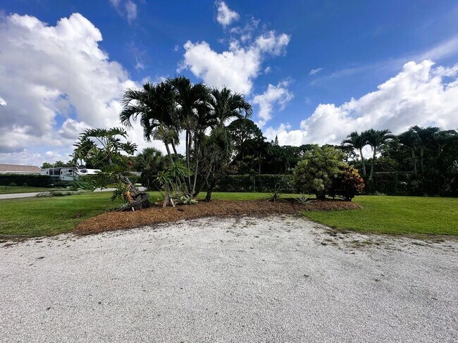 Building Photo - 5586 3rd Rd