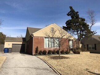 Building Photo - Updated Florence Park South Bungalow! 2 Be...