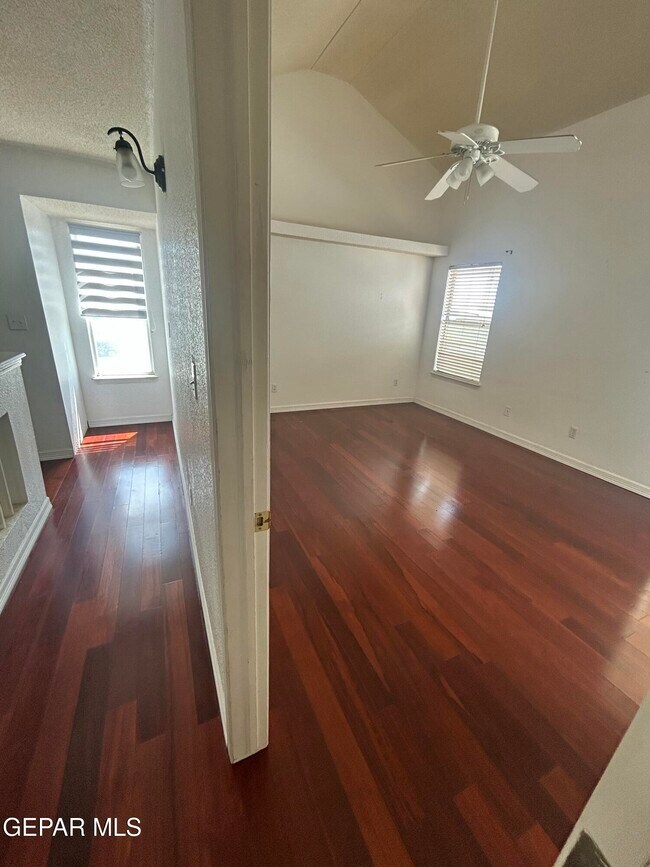 Building Photo - 7464 Plaza Taurina Dr