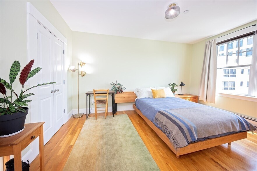 Building Photo - 432 Norfolk St